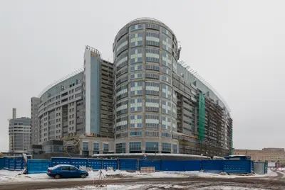 Завершается отделка фасада, выходящего на Неву