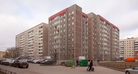 Два панельных дома «гатчинских» серий на Дунайском проспекте – почти ровесники Два панельных дома «гатчинских» серий на Дунайском проспекте – почти ровесники