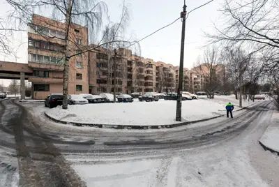 Слова «Я живу на БАМе» вызывают зависть у обитателей пушкинских хрущевок. «БАМом» народная топонимика называет кварталы кирпичных пятиэтажек времен ударной стройки XX века