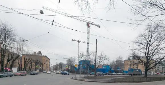 Десятиэтажный дом будет возвышаться над малоэтажными соседями