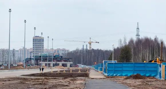 «Новоорловский» строится на краю одноименного лесопарка