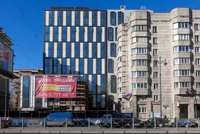 В 2010 году недострой вместе с участком приобрела компания NAI Becar, которая в настоящее время и занимается строительством апарт-отеля