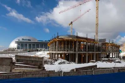 Помимо двух корпусов апарт-отеля застройщик намерен возвести 150-метровую гостиницу