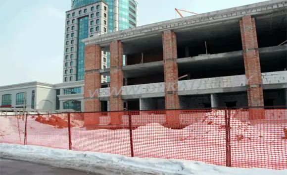 Рекомендуемые чиновниками прозрачные конструкции заборов из синтетической ткани