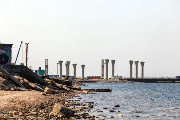 Почти готовые опоры в Елагинском фарватере