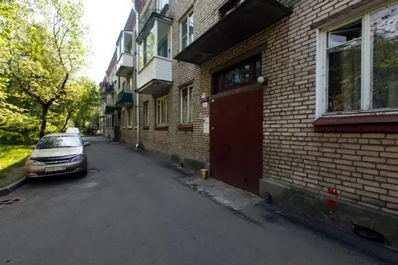 Исторический район Средний Петергоф застроен типовыми домами 528-й серии. Это поставщики самого доступного по ценам жилья на местный квартирный рынок Исторический район Средний Петергоф застроен типовыми домами 528-й серии. Это поставщики самого доступного по ценам жилья на местный квартирный рынок