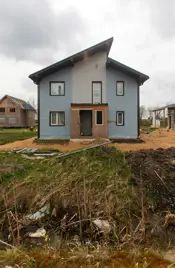 Поселок «Новое Кискелово» относительно недорогой. И дома тут строят зачастую довольно простые Поселок «Новое Кискелово» относительно недорогой. И дома тут строят зачастую довольно простые