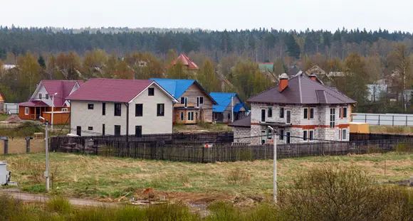 Рельеф «Финской деревни» холмистый, это, несомненно, изюминка проекта Рельеф «Финской деревни» холмистый, это, несомненно, изюминка проекта