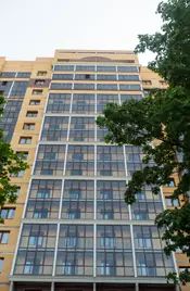 Фасад первой очереди выглядит вполне готовым