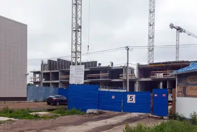 Строится третий этаж из двенадцати