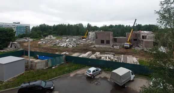 На расчищенном месте построят два Г-образных корпуса