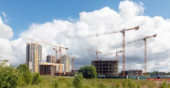 На заднем плане первая и вторая очереди ЖК