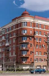 Основная «фишка» «Города Солнца» – индивидуальные гаражи в цокольном этаже