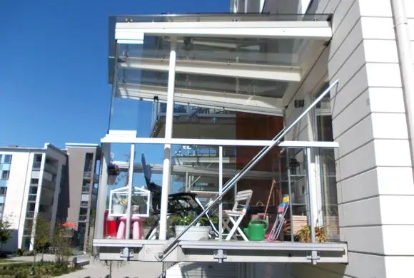 Такие лоджии используются и как место для отдыха, и как кладовка