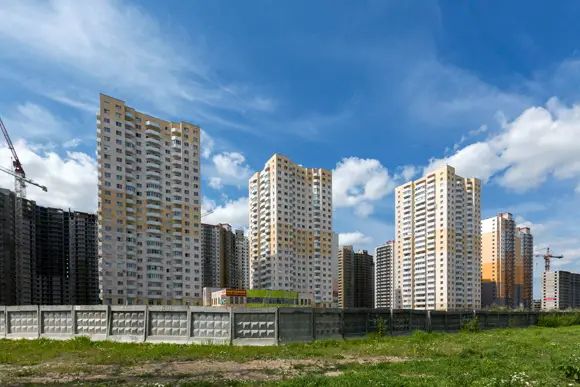 Высотки, сданные «Дальпитерстроем» два года назад