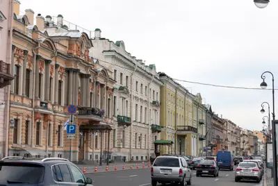 Английская набережная – здесь что ни здание, то памятник 