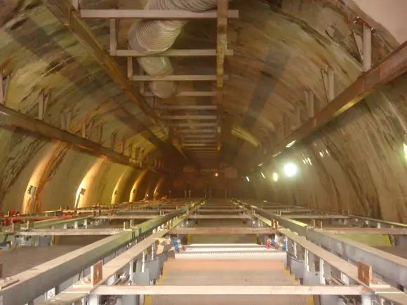 Наклонный ход второго выхода «Спортивной» 