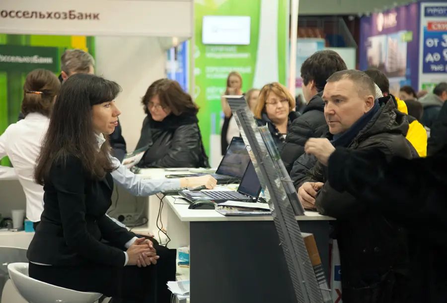 Консультирование населения на выставке-семинаре «Жилищный проект»