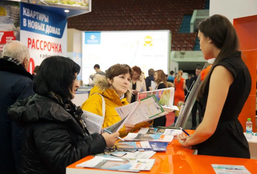 Консультирование населения на выставке-семинаре «Жилищный проект»