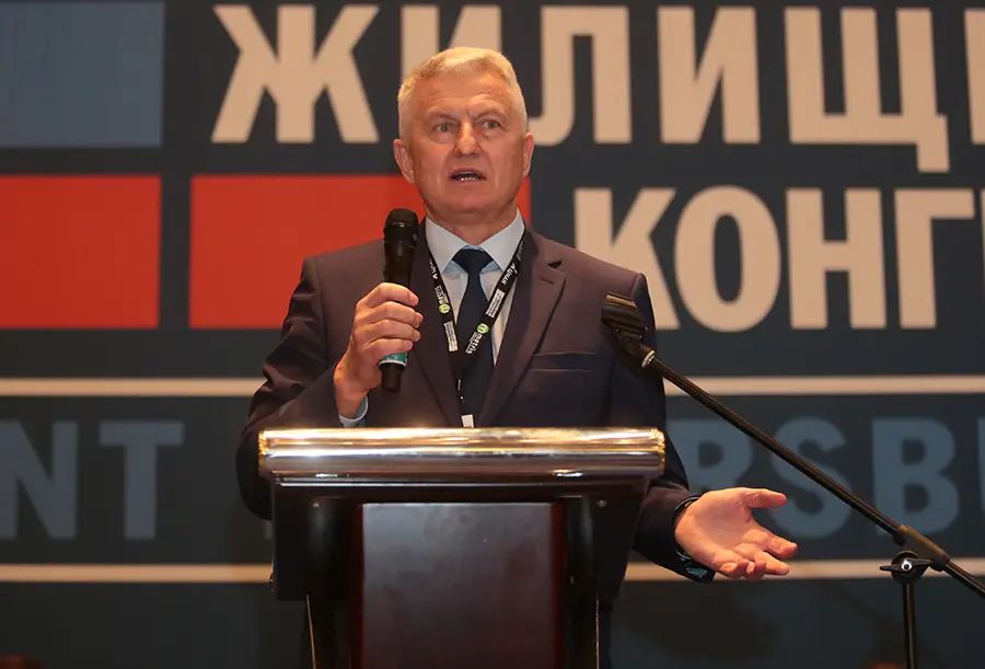 Председатель Жилищного комитета СПб Валерий Шиян