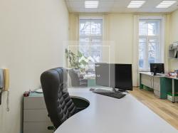 4-к квартира, Захарьевская ул., 37 за 32 990 тыс.р.