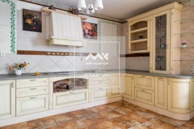 3-к квартира, Композиторов ул., 12 за 22 500 тыс.р.