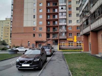 Помещение, Кировск г., Партизанской Славы б-р., 1 за 3 900