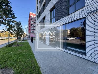 Торг.помещение, Энгельса проспект, 31 за 180 000