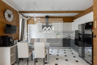 Коттедж, Зеленогорск г., Курортная ул., 26 за 269 985