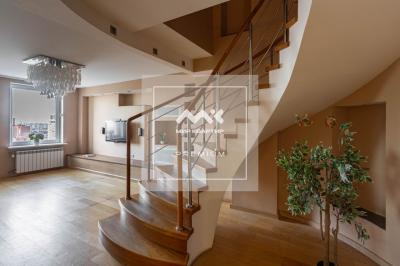 4-к квартира, Яхтенная ул., 3 за 48 450 тыс.р.