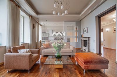 4-к квартира, Захарьевская ул., 33 за 78 500 тыс.р.