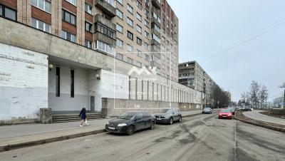 Помещение, Большевиков проспект, 33 за 990 000