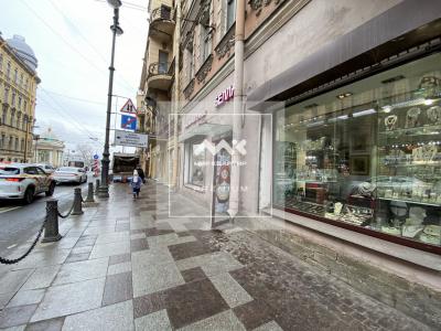 Торг.помещение, Большой П.С. проспект, 6-8 за 400 000