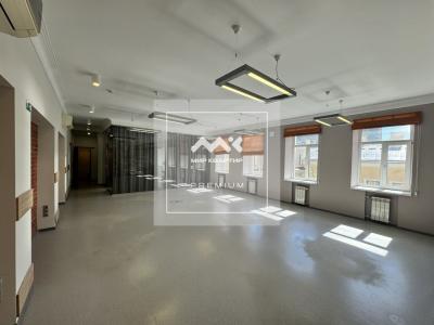 Офис, Большая Морская ул., 57 за 240 000
