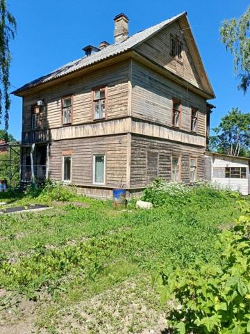 Ломоносов г., Центральная ул., д 28