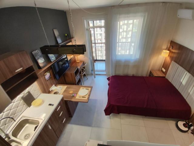 Авиаконструкторов пр., 61