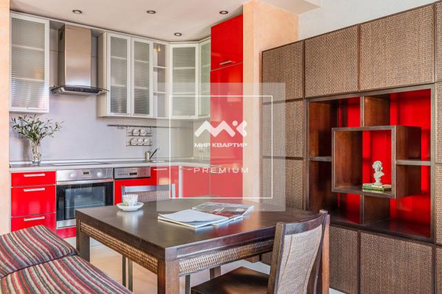 Восстания ул., 6