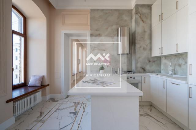 Восстания ул., 43