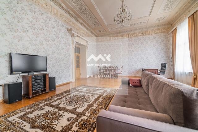 Захарьевская ул., 7