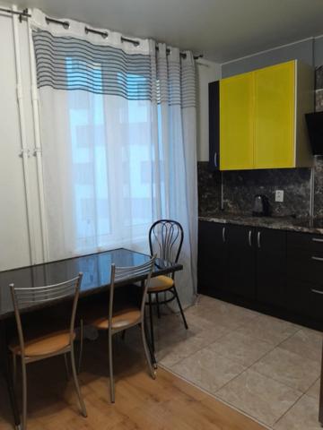 Александра Грина бул., 1