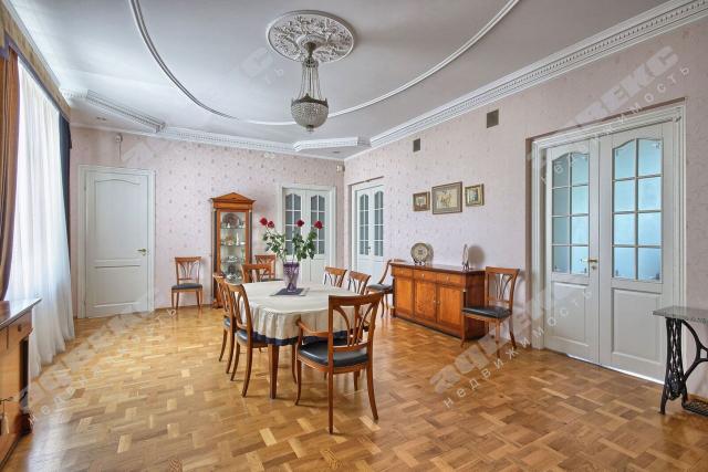 Каменноостровский пр., 73-75