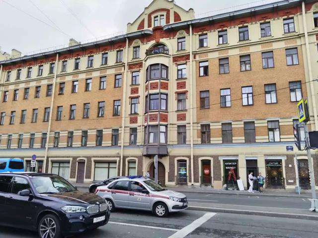 17-я Линия, 70/12