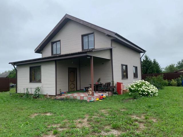 Ленинградская область, Петровская Горка дер., Центральная ул., 15