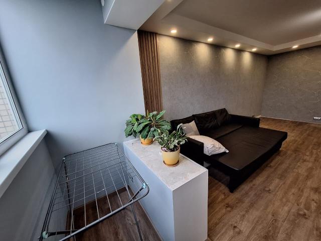 Латышских стрелков ул., 7