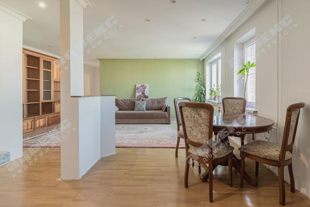 Ярослава Гашека ул., 15