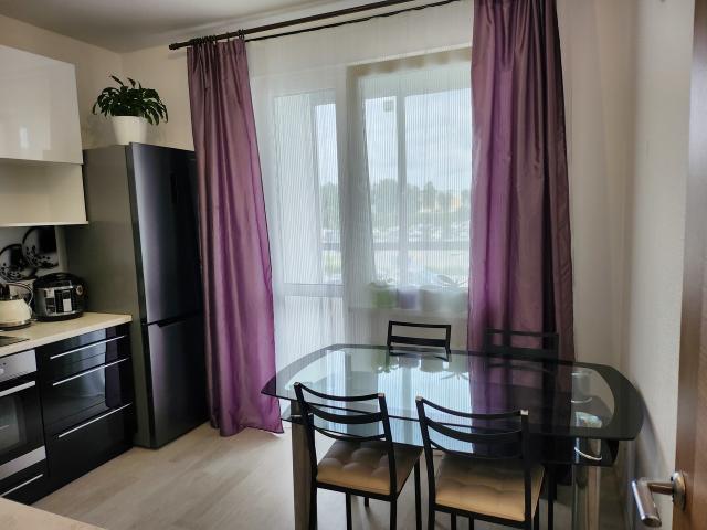 Евгения Шварца аллея, 16