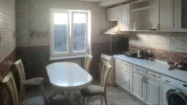 Ленинградская область, Свердлова им. пос., Западный прд., 12