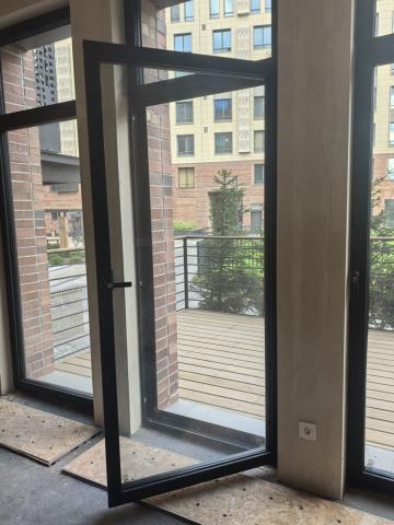 Стахановцев ул., 1