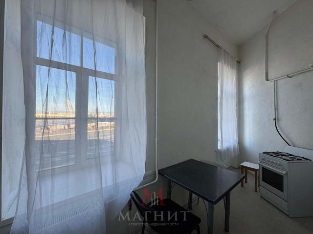 1-я В.О. линия, 60