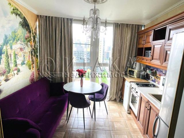 ул. Катерников, 7